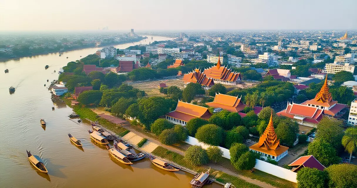မန္တလေးမြို့ ဧရာဝတီမြစ်နှင့် ဘုရားကျောင်းများ မြင်ကွင်း