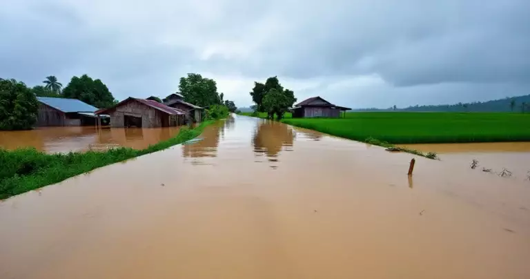 မဒယာမြို့နယ် စေတဝ်ကြီးဆည်မှ ရေလွှတ်ချမှုကြောင့် ကျေးရွာများနှင့် မန္တလေး-မောကောင်လမ်းတွင် ရေကြီးနေ