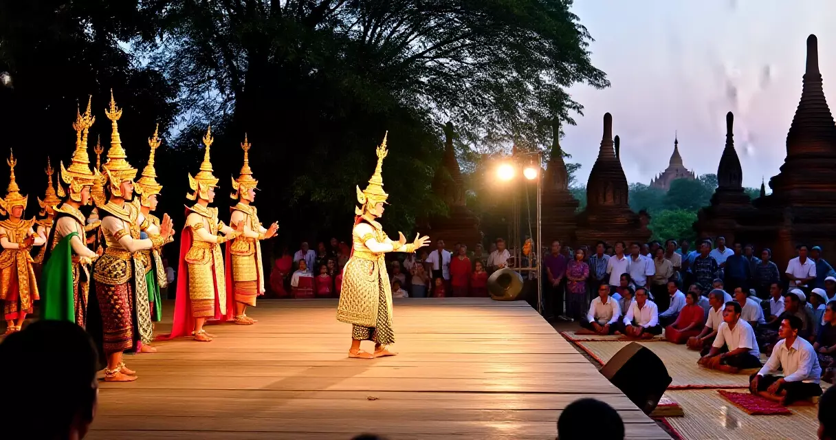 မန္တလေးတွင် ရိုးရာမြန်မာဇာတ်ပွဲ ဇာတ်သဘင် ညနေဖက်ကျင်းပနေသောမြင်ကွင်း